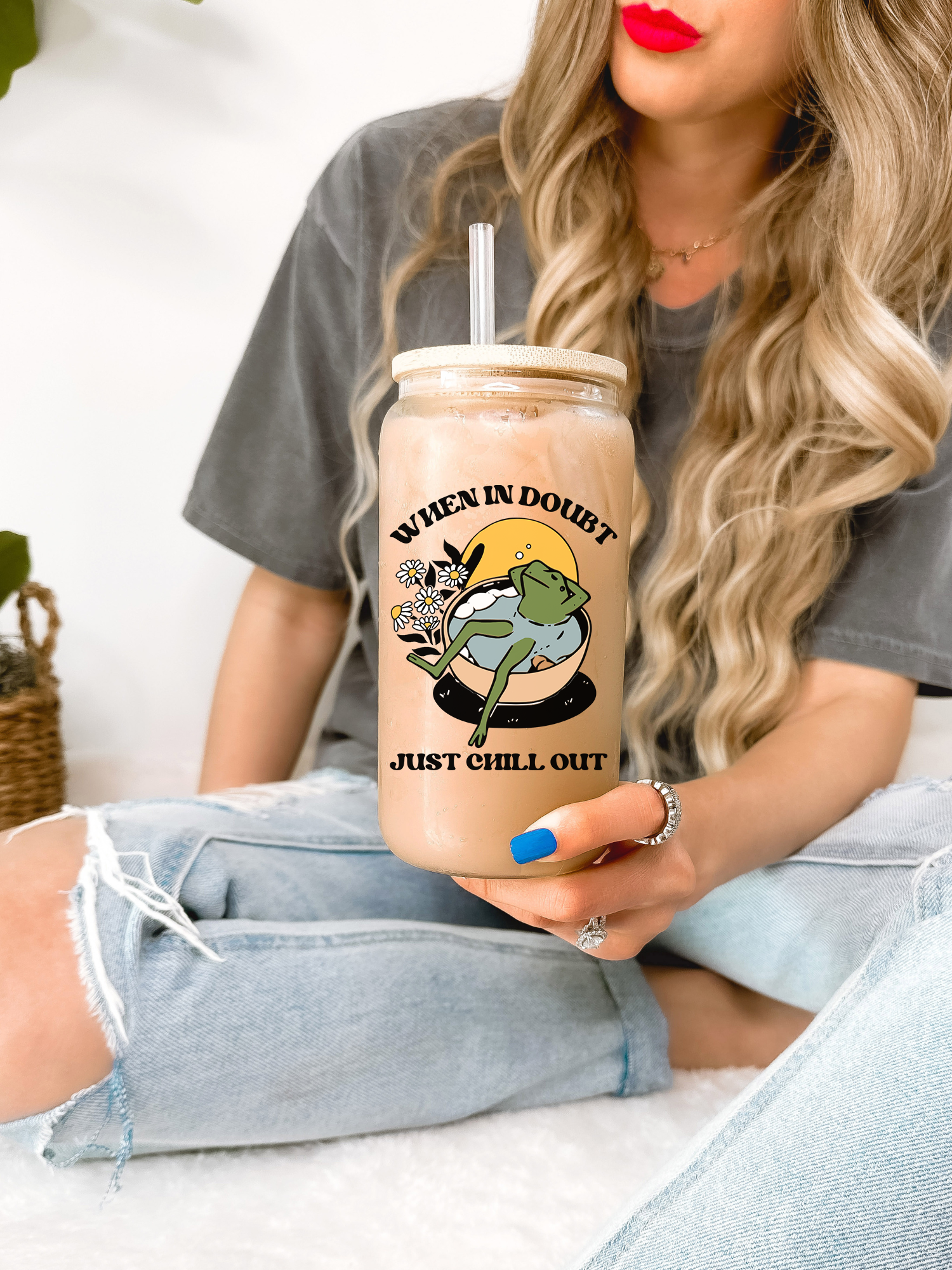 Retro Frog Mug, When In Doubt Just Chill Out Glass Mug Tumbler, Positive Quotes Coffee Cup, Inspirational Gift for Friends, Frog Lover Mugs